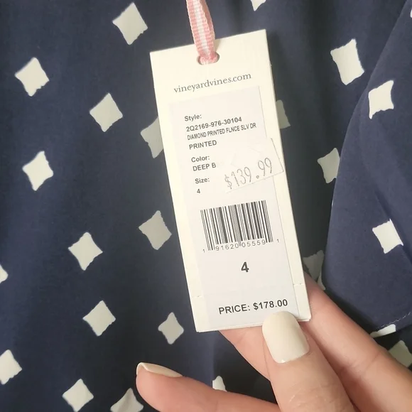 Vineyard Vines dress - Picture 4 of 7